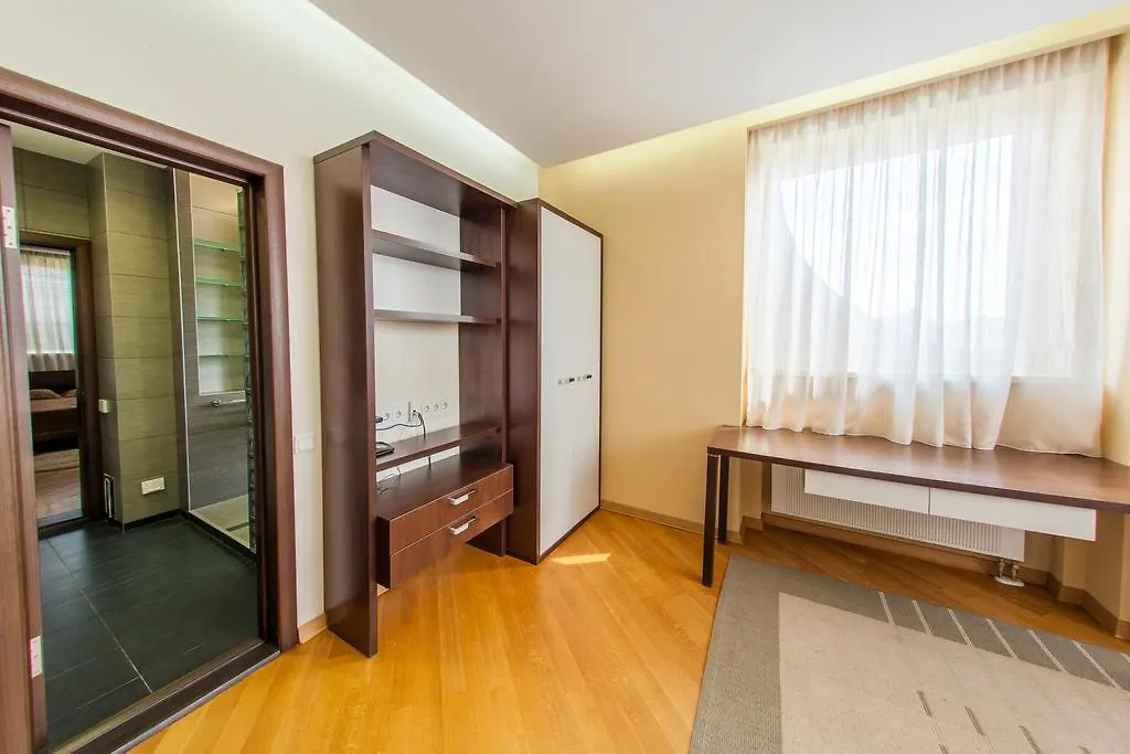Zhilyanskaya 30А Apartments 키예프